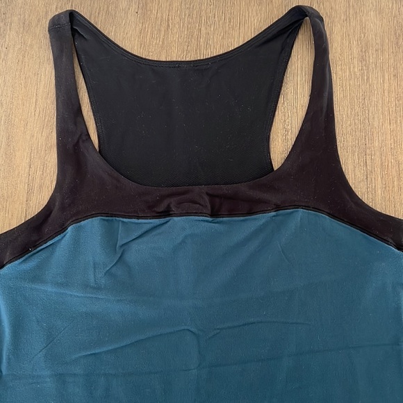 Lululemon Razorback Tank Top Size 8 - Picture 11 of 12